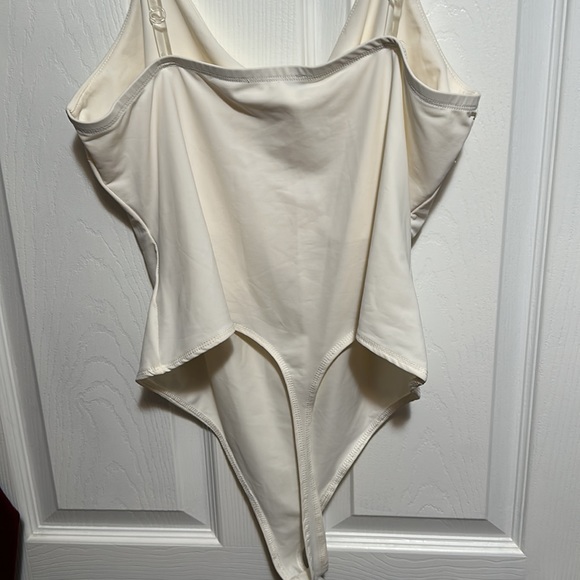Revamped new bodysuit with tags - Picture 5 of 5